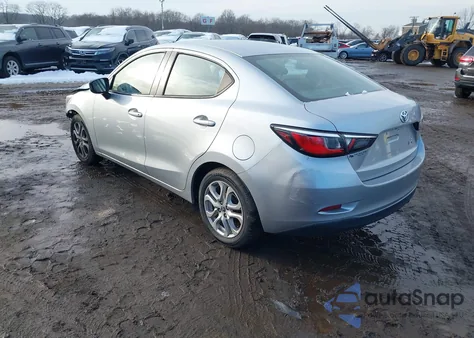 2018 Toyota Yaris Ia z USA, uszkodzony, nr VIN 3MYDLBYV0JY325387